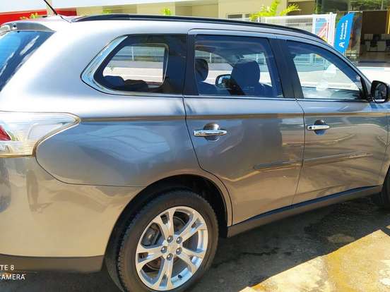 MITSUBISHI-OUTLANDER-3.0 GT 4X4 V6 24V GASOLINA 4P AUTOMÁTICO MITSUBISHI-OUTLANDER-2014