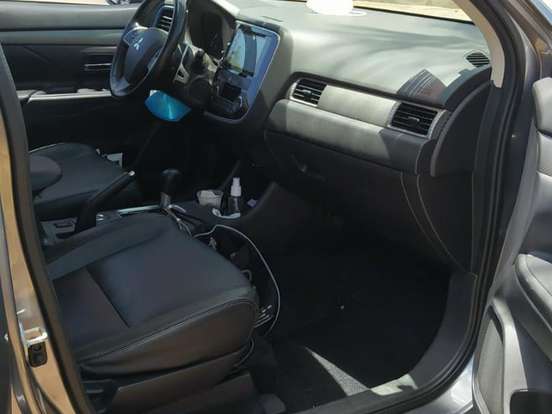 MITSUBISHI-OUTLANDER-3.0 GT 4X4 V6 24V GASOLINA 4P AUTOMÁTICO MITSUBISHI-OUTLANDER-2014