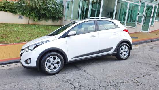 HYUNDAI-HB20X-1.6 16V STYLE FLEX 4P AUTOMÁTICO HYUNDAI-HB20X-2013