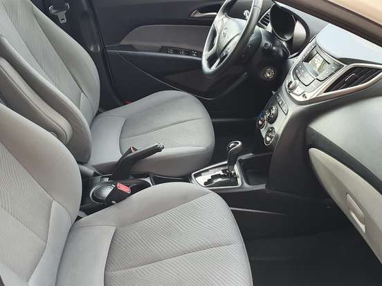 HYUNDAI-HB20X-1.6 16V STYLE FLEX 4P AUTOMÁTICO HYUNDAI-HB20X-2013