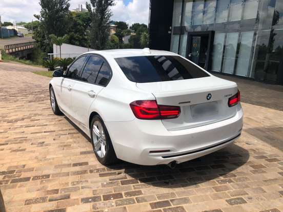 BMW-320i-2.0 SPORT 16V TURBO ACTIVE FLEX 4P AUTOMÁTICO BMW-320i-2018