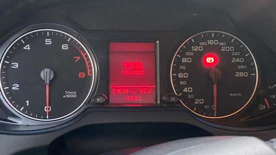 AUDI-Q5-2010