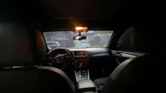 AUDI-Q5-2010