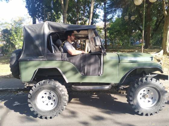 WILLYS JEEP 2.6 6 CILINDROS 12V GASOLINA 2P MANUAL