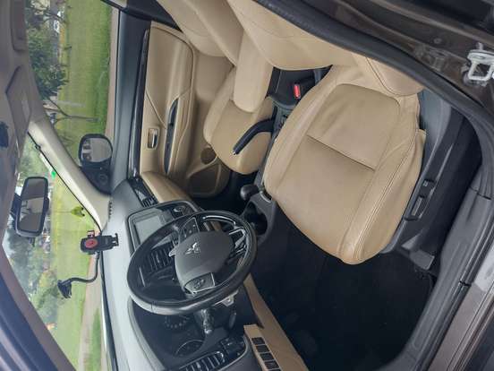 MITSUBISHI-OUTLANDER-2016