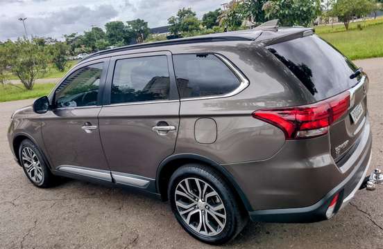 MITSUBISHI-OUTLANDER-2.2 4X4 16V DIESEL 4P AUTOMÁTICO MITSUBISHI-OUTLANDER-2016