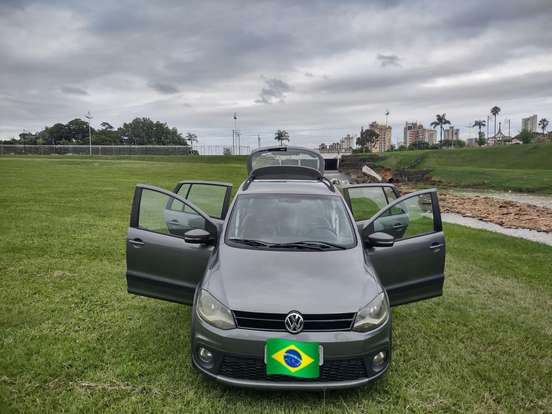 VOLKSWAGEN-SPACE CROSS-2011