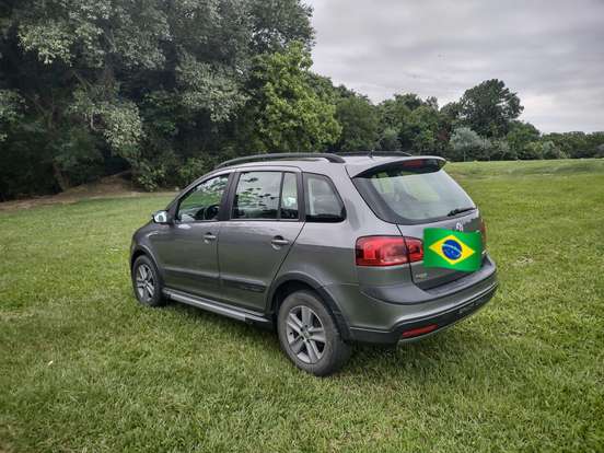 VOLKSWAGEN-SPACE CROSS-2011