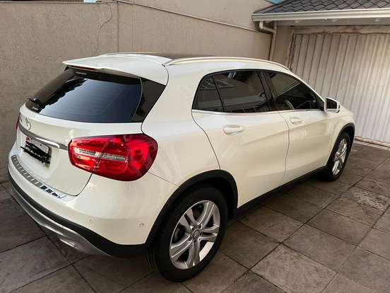 MERCEDES-BENZ-GLA 200-2015