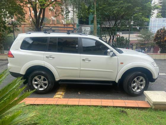 MITSUBISHI PAJERO DAKAR 3.2 HPE 4X4 7 LUGARES 16V TURBO INTERCOOLER DIESEL 4P AUTOMÁTICO