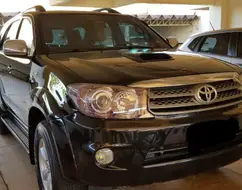 TOYOTA HILUX SW4 3.0 SRV 4X4 7 LUGARES 16V TURBO INTERCOOLER DIESEL 4P AUTOMÁTICO TOYOTA HILUX SW4 3.0 SRV 4X4 7 LUGARES 16V TURBO INTERCOOLER DIESEL 4P AUTOMÁTICO