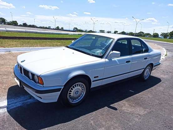 BMW-525i-2.5 SEDAN 24V GASOLINA 4P AUTOMÁTICO BMW-525i-1992