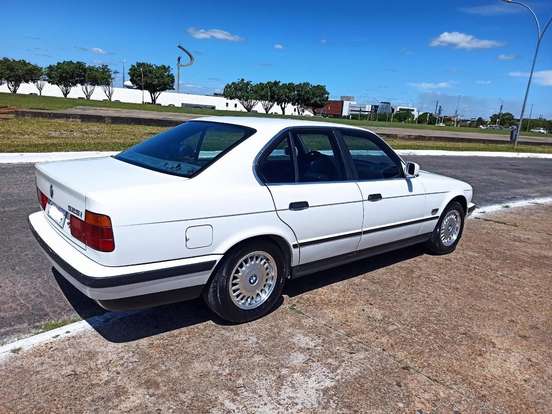 BMW-525i-2.5 SEDAN 24V GASOLINA 4P AUTOMÁTICO BMW-525i-1992