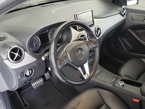 MERCEDES-BENZ-B 200-1.6 SPORT TURBO GASOLINA 4P AUTOMÁTICO MERCEDES-BENZ-B 200-2014