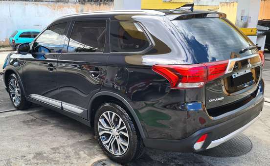 MITSUBISHI-OUTLANDER-2016