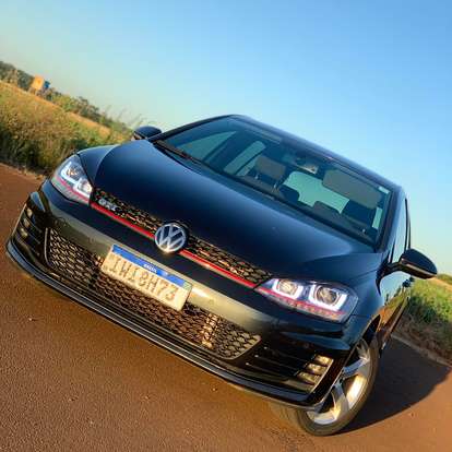VOLKSWAGEN-GOLF-2014