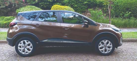 RENAULT-CAPTUR-2018