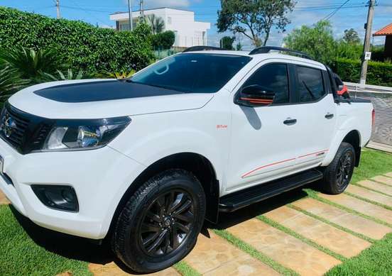 NISSAN-FRONTIER-2021