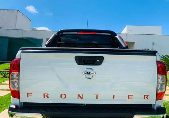 NISSAN-FRONTIER-2021