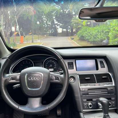 AUDI-Q7-2011