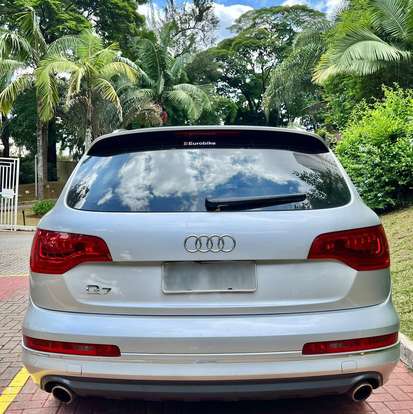 AUDI-Q7-2011