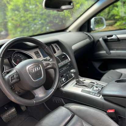 AUDI-Q7-2011