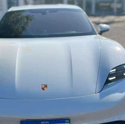 PORSCHE-TAYCAN-2021