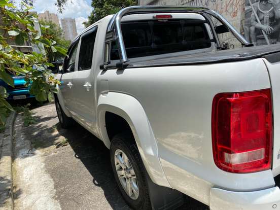 VOLKSWAGEN-AMAROK-2015