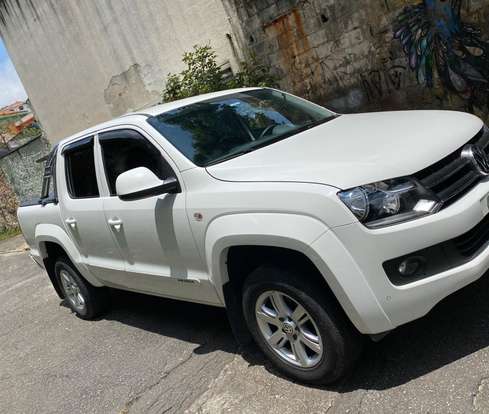 VOLKSWAGEN-AMAROK-2015