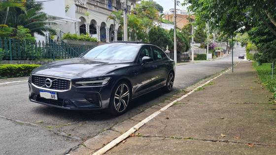 VOLVO S60 2.0 T8 R-DESIGN HÍBRIDO 4P AUTOMÁTICO
