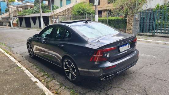 VOLVO-S60-2.0 T8 R-DESIGN HÍBRIDO 4P AUTOMÁTICO VOLVO-S60-2019