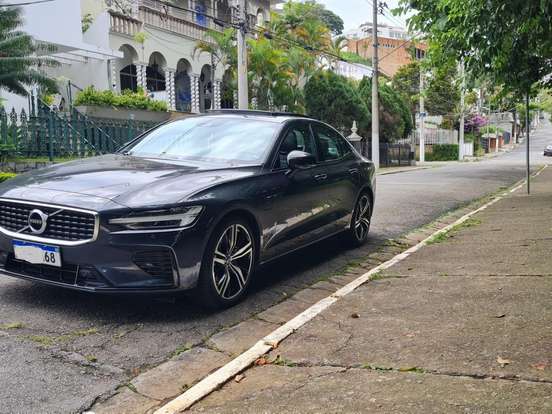 VOLVO-S60-2.0 T8 R-DESIGN HÍBRIDO 4P AUTOMÁTICO VOLVO-S60-2019