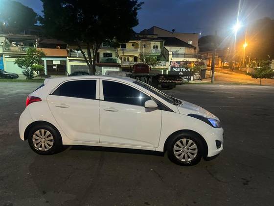 HYUNDAI HB20 1.0 COMFORT PLUS 12V FLEX 4P MANUAL