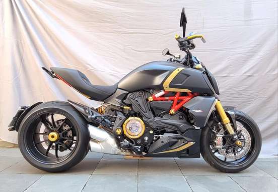 DUCATI-DIAVEL 1260 S-2022