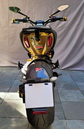 DUCATI-DIAVEL 1260 S-2022