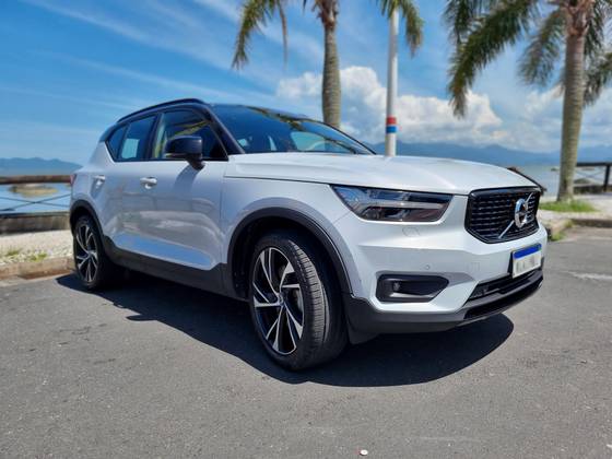 VOLVO XC40 1.5 T5 RECHARGE R-DESIGN GEARTRONIC