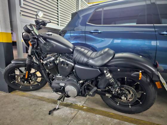 HARLEY-DAVIDSON SPORTSTER XL 883N IRON 
