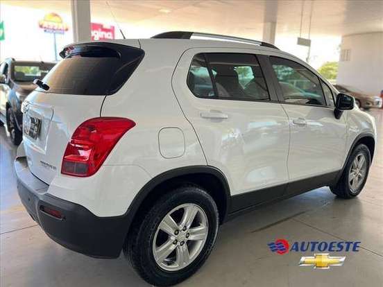 CHEVROLET-TRACKER-2015