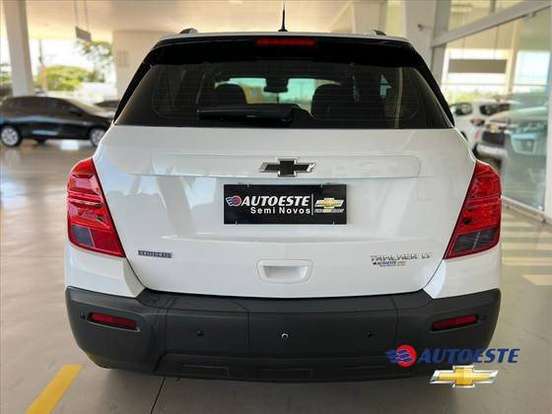 CHEVROLET-TRACKER-2015