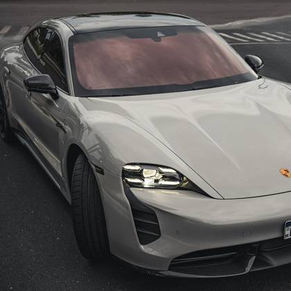 PORSCHE TAYCAN GTS ELÉTRICO