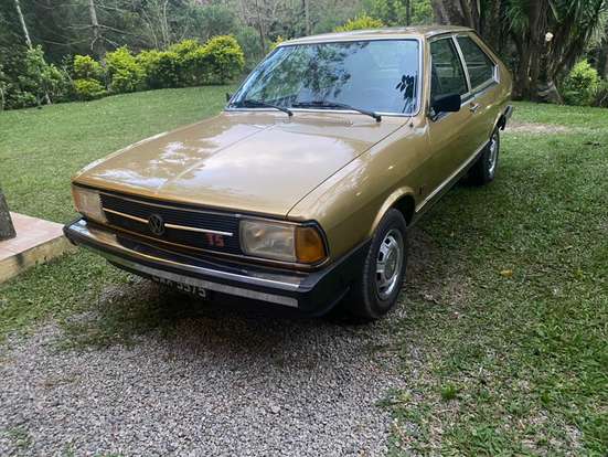 VOLKSWAGEN-PASSAT-1980