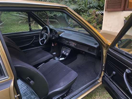 VOLKSWAGEN-PASSAT-1980