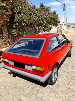 VOLKSWAGEN-GOL-1984