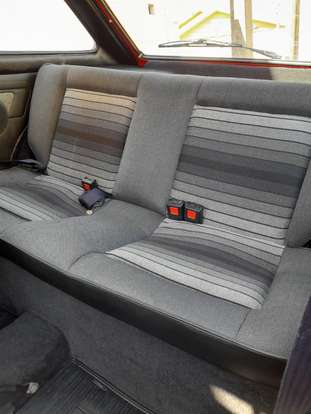 VOLKSWAGEN-GOL-1984