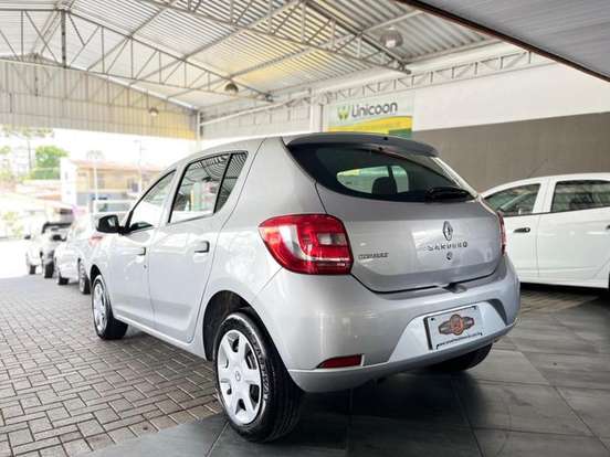 RENAULT-SANDERO-2016