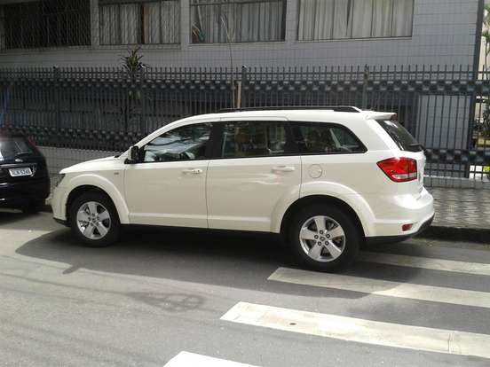 FIAT-FREEMONT-2.4 PRECISION 16V GASOLINA 4P AUTOMÁTICO FIAT-FREEMONT-2012