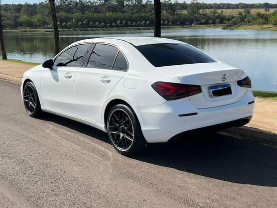 MERCEDES-BENZ-A 200-2019