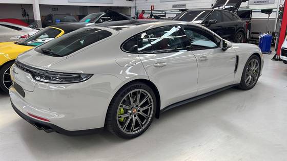 PORSCHE PANAMERA 2.9 V6 E-HYBRID 4 PLATINUM EDITION PDK