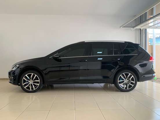 VOLKSWAGEN-GOLF-2016