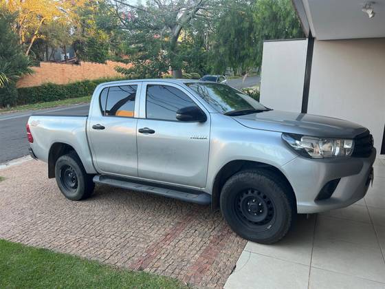 TOYOTA HILUX 2.8 NARROW 4X4 CD 16V DIESEL 4P MANUAL